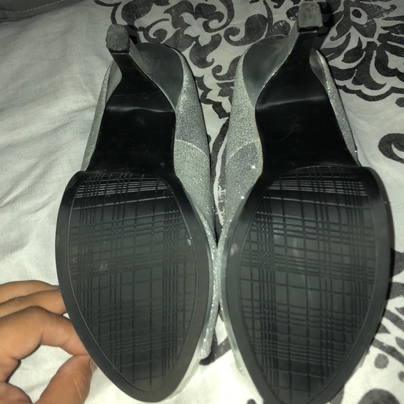 Silver/Sparkling High Heels - Picture 3 of 8